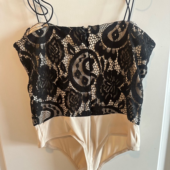 Superdown lace bodysuit - Picture 2 of 4